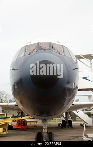 Nose of a British Aircraft Corporation Super VC10, britisches mittelgroßes, schmalkörniges Langstreckenflugzeug in BOAC Cunard-Farben. IWM, Duxford, Großbritannien Stockfoto