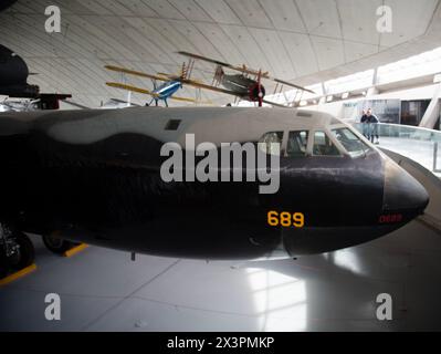 Nase einer Boeing B-52 D Stratofortress, amerikanischer strategischer Langstreckenbomber. IWM, Duxford, Großbritannien Stockfoto