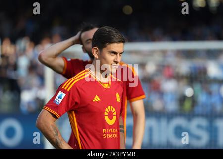 Neapel, Kampanien, ITALIEN. April 2024. 28/2024 Neapel, Diego Armando Maradona Stadium, Fußballspiel gültig für die Serie A Meisterschaft 2023/24 zwischen SSC Napoli vs AC Roma. Im Bild: Paulo Dybala (Bild: © Fabio Sasso/ZUMA Press Wire) NUR REDAKTIONELLE VERWENDUNG! Nicht für kommerzielle ZWECKE! Stockfoto