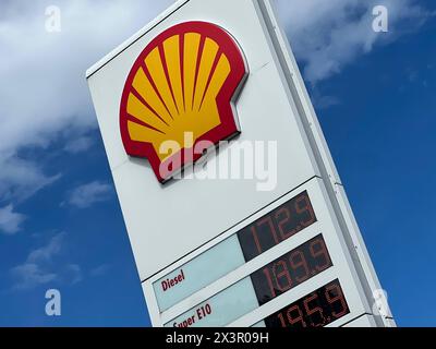 Tankstelle ESSO Preistafel *** Tankstelle ESSO Preistafel Copyright: Xmix1x Stockfoto