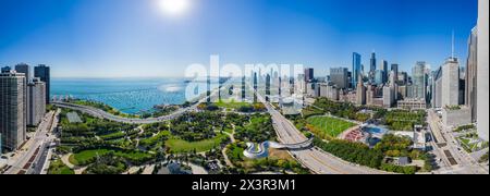 Sonniger Blick auf die Innenstadt von Chicago Stockfoto