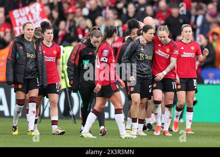 King Power Stadium, Leicester am Sonntag, den 28. April 2024. Manchester United Spieler nach dem letzten Pfiff während des Spiels der Barclays WomenÕs Super League zwischen Leicester City und Manchester United im King Power Stadium, Leicester, am Sonntag, den 28. April 2024. (Quelle: James Holyoak / Alamy Live News) Stockfoto