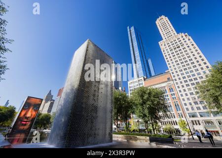 Chicago, 3. OKT 2023 - sonniger Blick auf den Crown Fountain Stockfoto