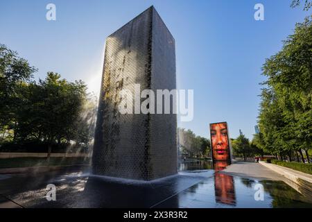 Chicago, 3. OKT 2023 - sonniger Blick auf den Crown Fountain Stockfoto