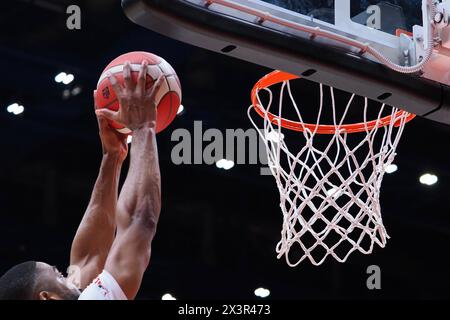Mailand, Italien. April 2024. Basketball während der EA7 Emporio Armani Milano vs Germani Brescia, italienische Basketball Serie A Spiel in Mailand, Italien, 28. April 2024 Credit: Independent Photo Agency/Alamy Live News Stockfoto