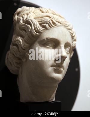 Apollo (?). Kopf. 1. Jahrhundert n. Chr. Weißer Marmor. Musei Reali. Archäologisches Museum. Turin. Italien. Stockfoto