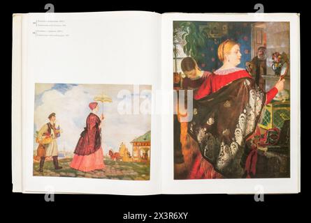 Kunstalbum von Boris Michailowitsch Kustodiew (russisch Борис Михайлович Кустодиев; 7. März 1878–28. Mai 1927) war ein russischer und später sowjetischer Maler und Bühnenbildner, der 1971 in der UdSSR erschien. Stockfoto