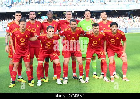 Neapel, Italien. April 2024. Die Bildung der Roma während des Spiels Der Serie A zwischen SSC Napoli und AS Roma im Diego Armando Maradona Stadium Credit: Independent Photo Agency/Alamy Live News Stockfoto