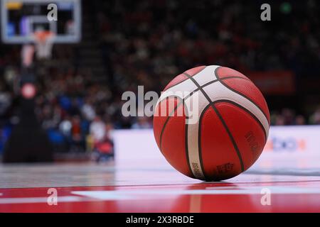 Mailand, Italien. April 2024. Basketball während der EA7 Emporio Armani Milano vs Germani Brescia, italienische Basketball Serie A Spiel in Mailand, Italien, 28. April 2024 Credit: Independent Photo Agency/Alamy Live News Stockfoto