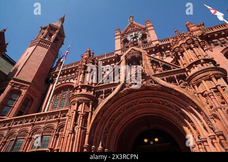 Bogen über den Haupteingang zu den Victoria Law Courts, Birmingham. Stockfoto