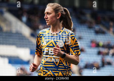 Leicester, Großbritannien. April 2024. Leicester, England, 28. April 2024: Aileen Whelan (10 Leicester) wärmt sich während des Spiels der Barclays FA Womens Super League zwischen Leicester City und Manchester United im King Power Stadium in Leicester, England auf (Natalie Mincher/SPP). /Alamy Live News Stockfoto