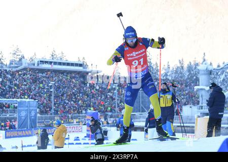 Ruhpolding, Deutschland. Januar 2024. RUHPOLDING, DEUTSCHLAND - 13. JANUAR: Peppe Femling von Schweden tritt beim 10 km-Sprint der Männer beim BMW IBU World Cup Biathlon Ruhpolding am 13. Januar 2024 in Ruhpolding an.240113 SEPA 24 154 - 20240113 PD26079 Credit: APA-PictureDesk/Alamy Live News Stockfoto