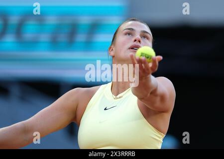 Aryna Sabalenka gegen Robin Montgomery im Spiel der Frauen-Singles-Runde 32 am sechsten Tag der Mutua Madrid Open im La Caja Magica im April Stockfoto