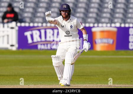Bristol, Großbritannien, 28. April 2024. Ryan Higgins von Middlesex spielte im Spiel der Vitality County Championship Division 2 zwischen Gloucestershire und Middlesex. Quelle: Robbie Stephenson/Gloucestershire Cricket/Alamy Live News Stockfoto