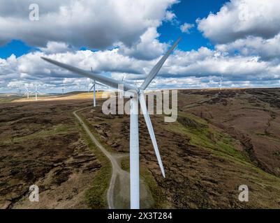 Panoramablick auf die Landschaft des Großraums Manchester mit Windturbinen Stockfoto
