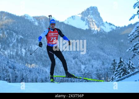 Ruhpolding, Deutschland. Januar 2024. RUHPOLDING, DEUTSCHLAND - 13. JANUAR: Kristo Siimer aus Estland tritt beim 10 km-Sprint der Männer beim BMW IBU World Cup Biathlon Ruhpolding am 13. Januar 2024 in Ruhpolding an.240113 SEPA 24 008 - 20240113 PD26224 Credit: APA-PictureDesk/Alamy Live News Stockfoto