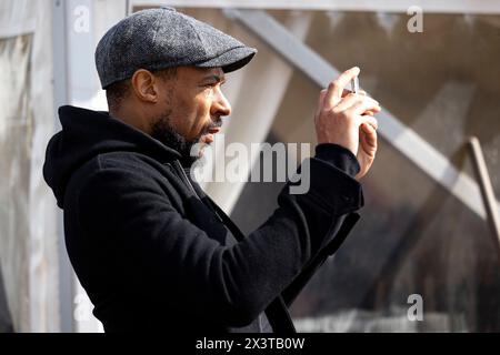 Newport, Großbritannien. April 2024. Danny Gabbidon ist anwesend. Connahs Quay gegen die New Saints im JD Welsh Cup Finale bei der Rodney Parade am 28. April 2024. Quelle: Lewis Mitchell/Alamy Live News Stockfoto