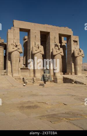 Osiride Portico, Secound Court, Ramesseum, Gedenktempel von Pharao Ramesses II, Antike Theben, UNESCO-Weltkulturerbe, Luxor, Ägypten Stockfoto