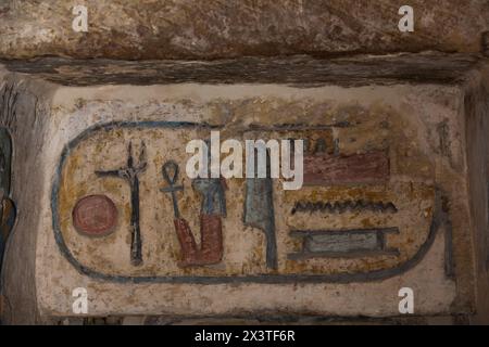 Relief von Cartouche, Diety Chapel, Great Hypostyle, Medinet Habu, Totentempel von Ramesses III, 1187-56 v. Chr., Antike Theben, UNESCO-Weltkulturerbe Stockfoto