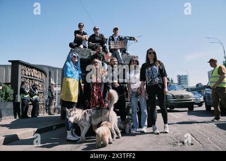  Kiew, Ukraine - 28. April 2024. Ukrainische Demonstranten demonstrieren Motiv 