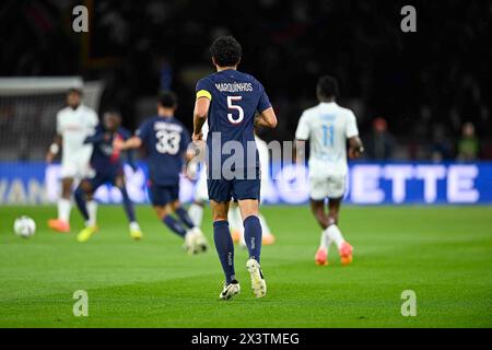 Paris, Frankreich. April 2024. Marquinhos während des Fußballspiels der französischen Meisterschaft Ligue 1 zwischen Paris Saint-Germain und Le Havre AC am 27. April 2024 im Parc des Princes Stadion in Paris. Foto Victor Joly/DPPI Credit: DPPI Media/Alamy Live News Stockfoto