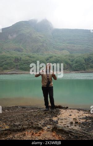 Touristen Urlaub auf Mount Kelud. Der Mount Kelud ist einer der Vulkane Indonesiens, die zuletzt 2014 ausbrachen Stockfoto