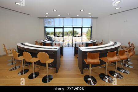 Wine Tasting Hall, Olarra Weingut, Rioja, Logroño, Spanien Stockfoto