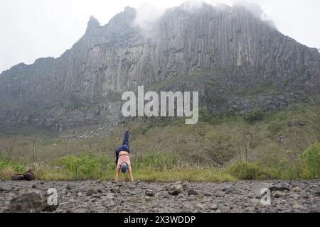 Touristen Urlaub auf Mount Kelud. Der Mount Kelud ist einer der Vulkane Indonesiens, die zuletzt 2014 ausbrachen Stockfoto