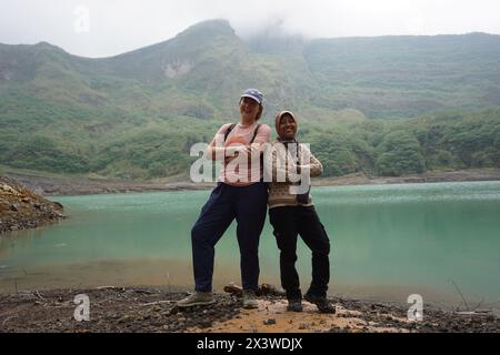 Touristen Urlaub auf Mount Kelud. Der Mount Kelud ist einer der Vulkane Indonesiens, die zuletzt 2014 ausbrachen Stockfoto