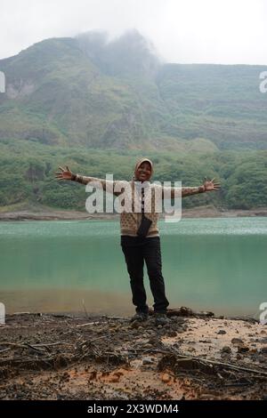 Touristen Urlaub auf Mount Kelud. Der Mount Kelud ist einer der Vulkane Indonesiens, die zuletzt 2014 ausbrachen Stockfoto