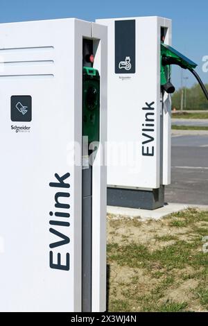 Frankreich. Seine et Marne. Region Coulommiers. Schneider Electric kostenloses Terminal in einem Einkaufszentrum. Stockfoto