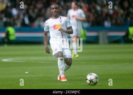 Paris, Frankreich. April 2024. Melchie Dumornay aus Lyon während der UEFA Women's Champions League, Halbfinale, 2. Leg-Fußballspiel zwischen Paris Saint-Germain und Olympique Lyonnais am 28. April 2024 im Parc des Princes Stadion in Paris, Frankreich - Foto Jean Catuffe/DPPI Credit: DPPI Media/Alamy Live News Stockfoto
