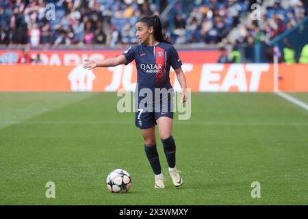 Paris, Frankreich. April 2024. Sakina Karchaoui von PSG während der UEFA Women's Champions League, Halbfinale, 2. Legs-Fußballspiel zwischen Paris Saint-Germain und Olympique Lyonnais am 28. April 2024 im Parc des Princes Stadion in Paris, Frankreich - Foto Jean Catuffe/DPPI Credit: DPPI Media/Alamy Live News Stockfoto