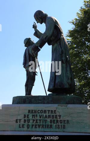 Frankreich, Auvergne Rhone Alpes, Departement Ain (01), Ars sur Formans, Jean-Marie-Vianney-Denkmal Stockfoto