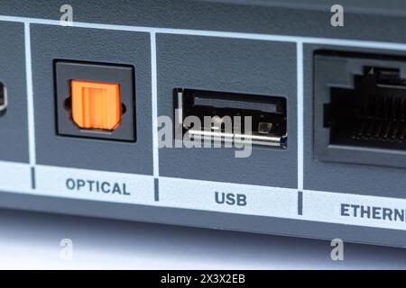 Nahaufnahme eines USB-Anschlusses an einer Freesat TV Box Stockfoto