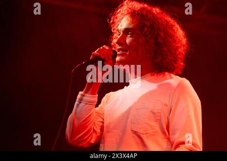 Mailand, Italien. April 2024. Jack Sedman vom britischen Musikduo Seafret tritt am 28. April 2024 live im Circolo Magnolia in Mailand auf (Foto: Mairo Cinquetti/NurPhoto) Credit: NurPhoto SRL/Alamy Live News Stockfoto