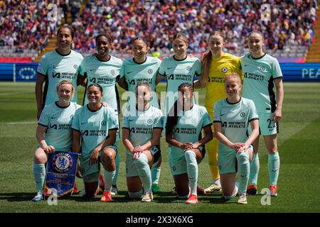 Barcelona, Spanien. April 2024. Chelsea-Spieler posieren für ein Foto vor dem Spiel der UEFA Women's Champions League zwischen dem FC Barcelona und Chelsea Stockfoto