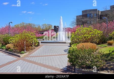 Brunnen an der Stony Brook University in Stony Brook, New York, im Suffolk County, auf Long Island Stockfoto