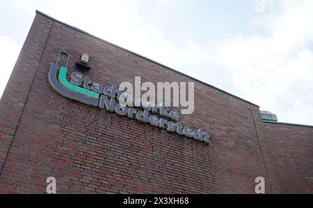 Norderstedt, Deutschland. April 2024. Ansicht des Logos der Stadtwerke Norderstedt. Quelle: Marcus Brandt/dpa/Alamy Live News Stockfoto