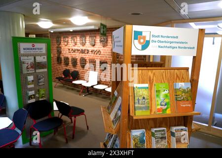 24. April 2024, Schleswig-Holstein, Norderstedt: Blick auf einen Warteraum im Rathaus. Foto: Marcus Brandt/dpa Stockfoto