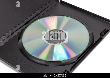 DVD-Hülle mit einer Disc auf weißem Hintergrund Stockfoto