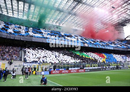 Fans des FC Internazionale während des Spiels der Serie A zwischen dem FC Internazionale und dem FC Turin im Stadio Giuseppe Meazza am 28. April 2024 in Mailand Italien. Stockfoto