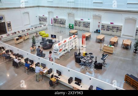 Tabakalera die Schaffung Bibliothek. Tabakalera.  Zeitgenössische Kulturzentrum. Donostia. San Sebastian. Gipuzkoa. Baskisches Land. Spanien. Europa Stockfoto