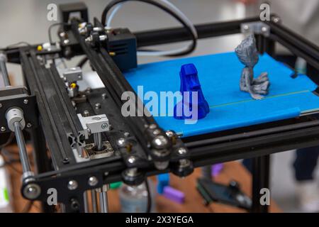 3D-Drucker in einem FabLab. Zusammenarbeit Stockfoto