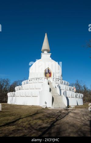 Peace Stupa in Zalaszántó, Bezirk Keszthely, Kreis Zala, Region Westtransdanubien, Ungarn Stockfoto