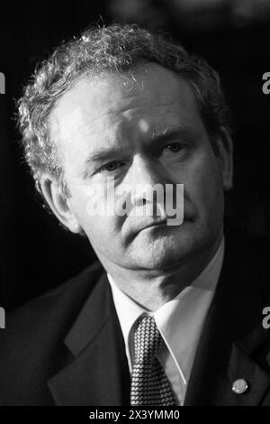 Martin McGuinness, Politiker der Sinn Fein, dem politischen Flügel der irischen Republikanischen Partei, fotografiert im Jahr 2000 in Westminster Stockfoto