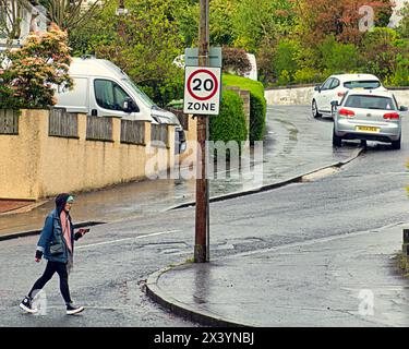 Glasgow, Schottland, Großbritannien. 29. April 2024: Straßen mit Geschwindigkeitsbegrenzung auf 20 km/h in der Stadt aufgrund eines kürzlichen Anstiegs der Todesopfer Straßen reduziert, um sicherere Straßen zu schaffen. Credit Gerard Ferry /Alamy Live News Stockfoto