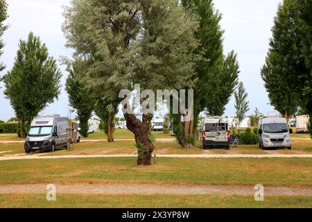 Frankreich, Nouvelle Aquitaine, Charente Maritime (17), Insel Oleron, Saint Denis d'Oleron, Wohnmobilbereich Stockfoto