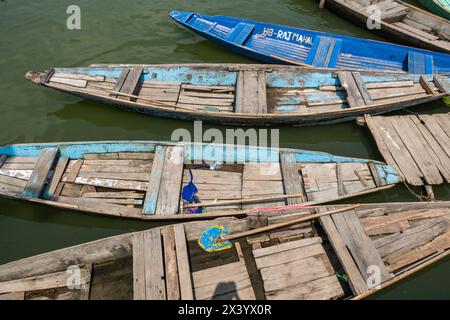 Shikaras am Dal Lake, Srinagar, Kaschmir, Indien Stockfoto