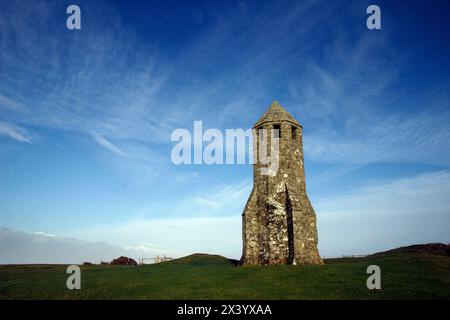 Der mittelalterliche achteckige Turm ist alles, was von St. Katharina’s Oratorium aus dem Jahr 1328 übrig geblieben ist, das offenbar als Leuchtturm auf einem hohen Punkt der Insel genutzt wurde Stockfoto